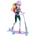 Monster High Лагуна Блю на скейтборде-самокате Surf-To-Turf Scooter Vehicle with Lagoona Blue Doll