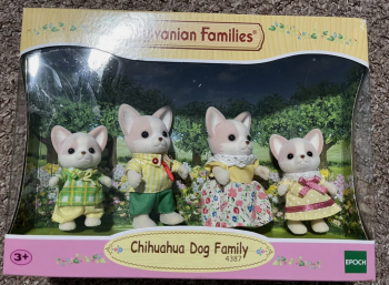 Ігровий набір Сім'я Чіхуахуа Calico Critters Sylvanian Families Chihuahua Dog Family
